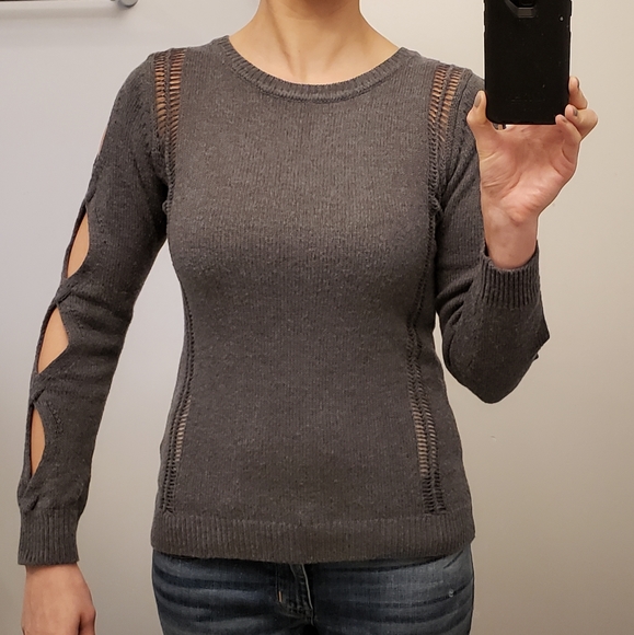 One Grey Day - Cutout Sweater - Picture 4 of 8